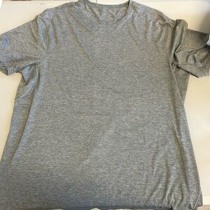 Men’s Lululemon t shirt size xl.